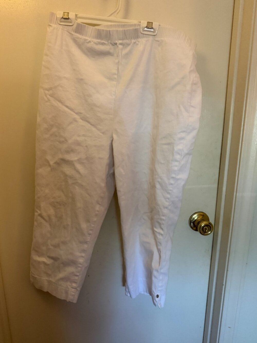 Faded Glory White Capri Pants W L